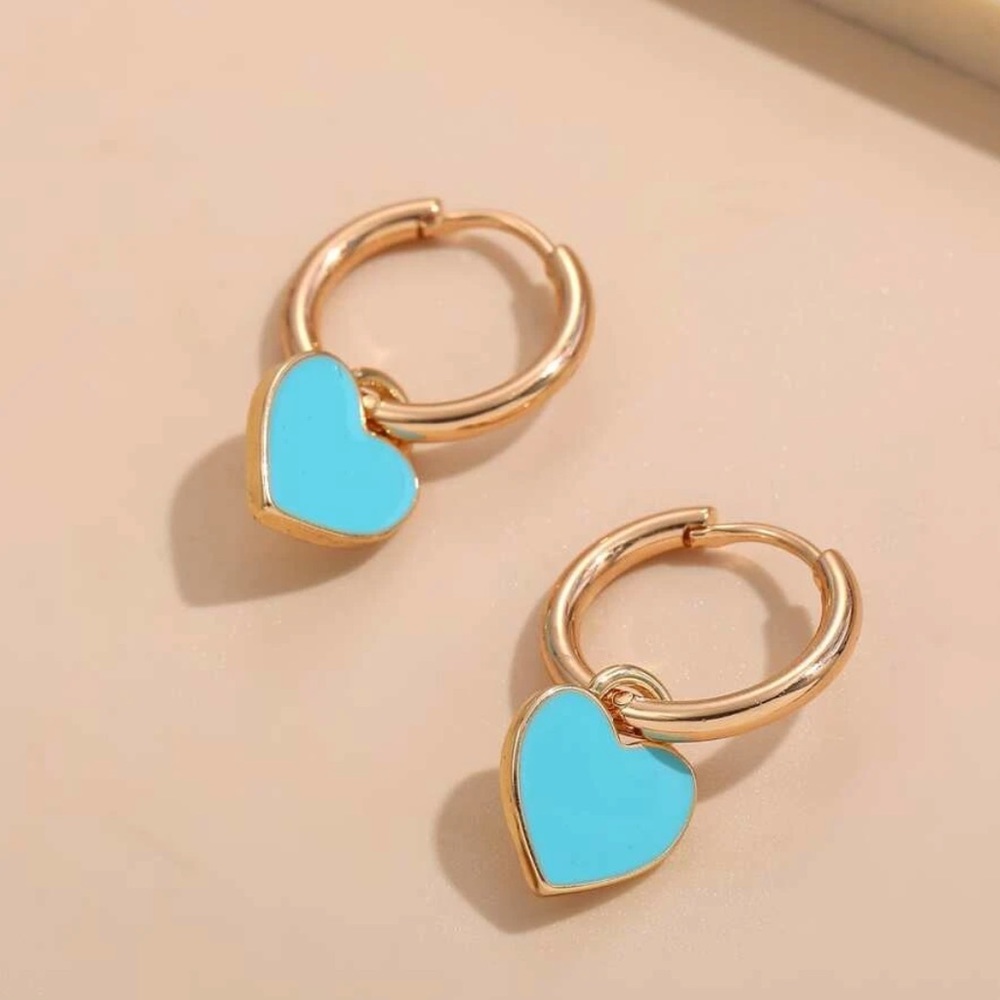 n e w |  blue heart earrings ⭐️